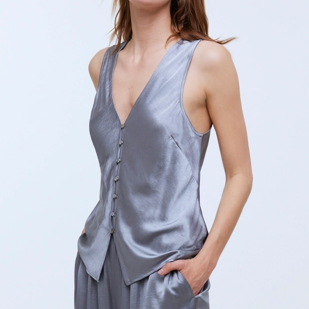 Madewell Satin Cutaway Vest Top in Dust grey size 00 NWT NP051